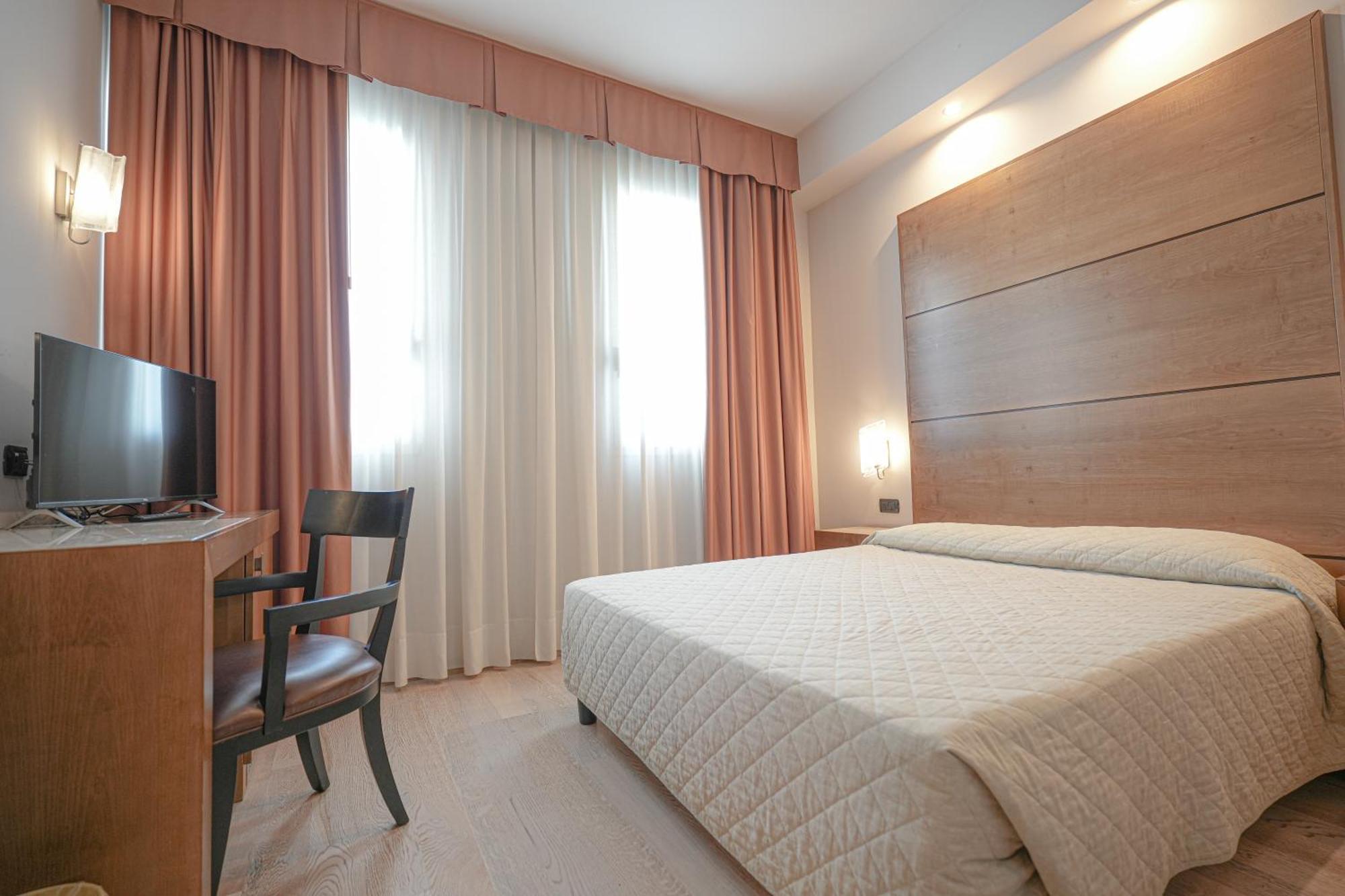 Hotel Europa Reggio Emilia Exterior photo