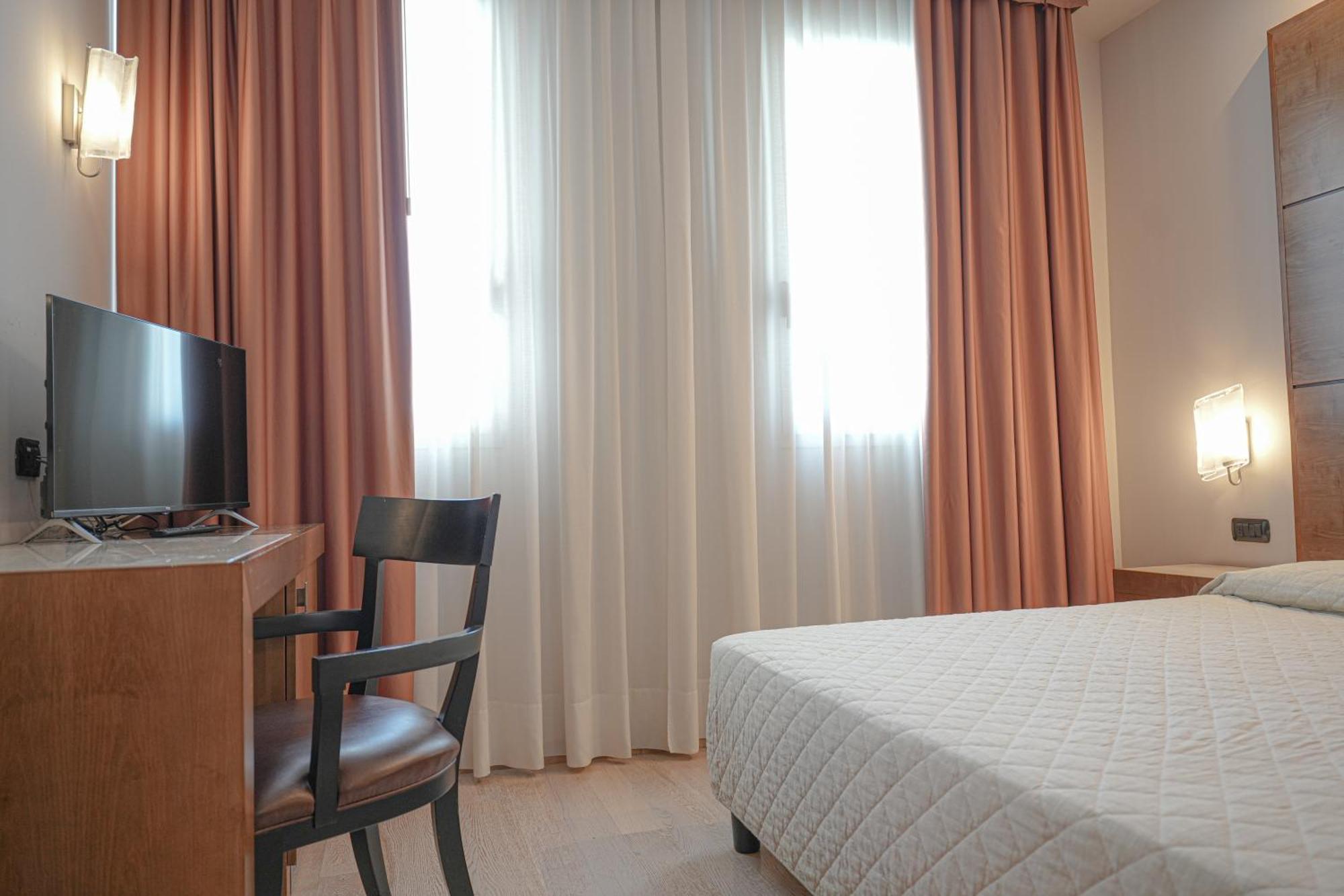 Hotel Europa Reggio Emilia Exterior photo